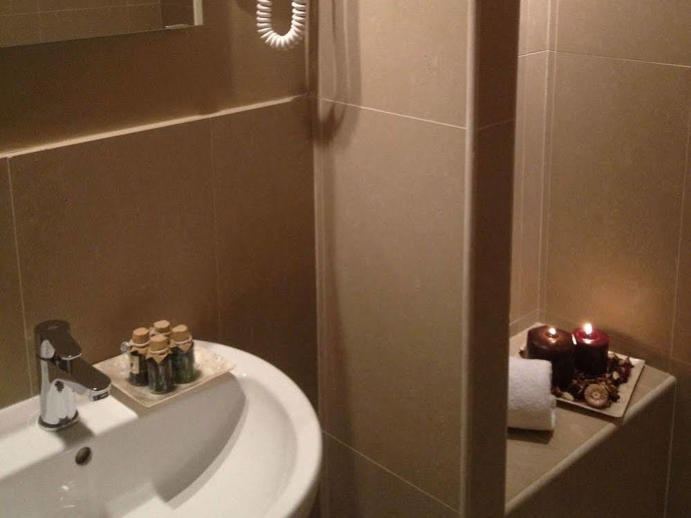 Cavour Forum Suites Рим Экстерьер фото