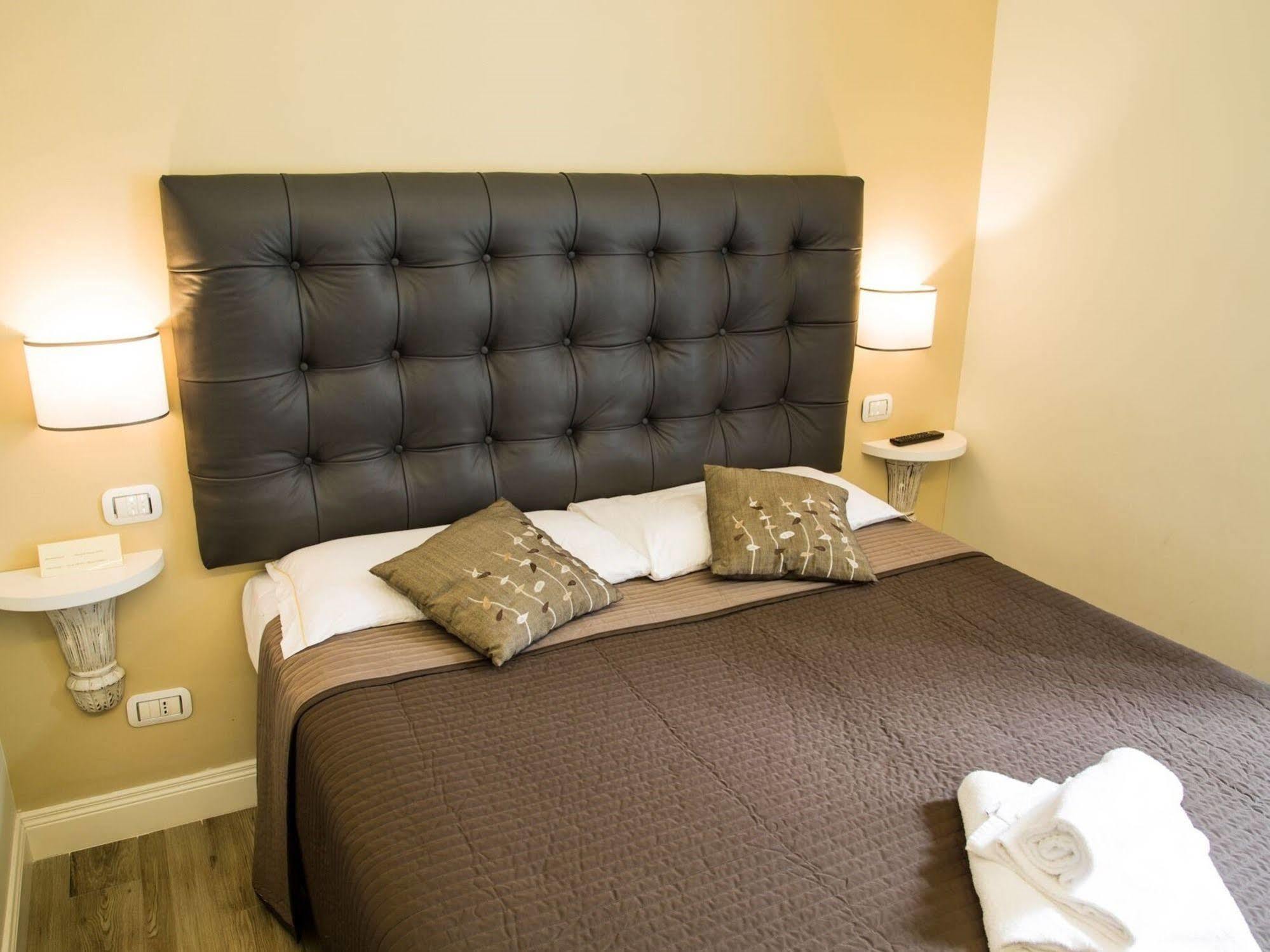 Cavour Forum Suites Рим Экстерьер фото