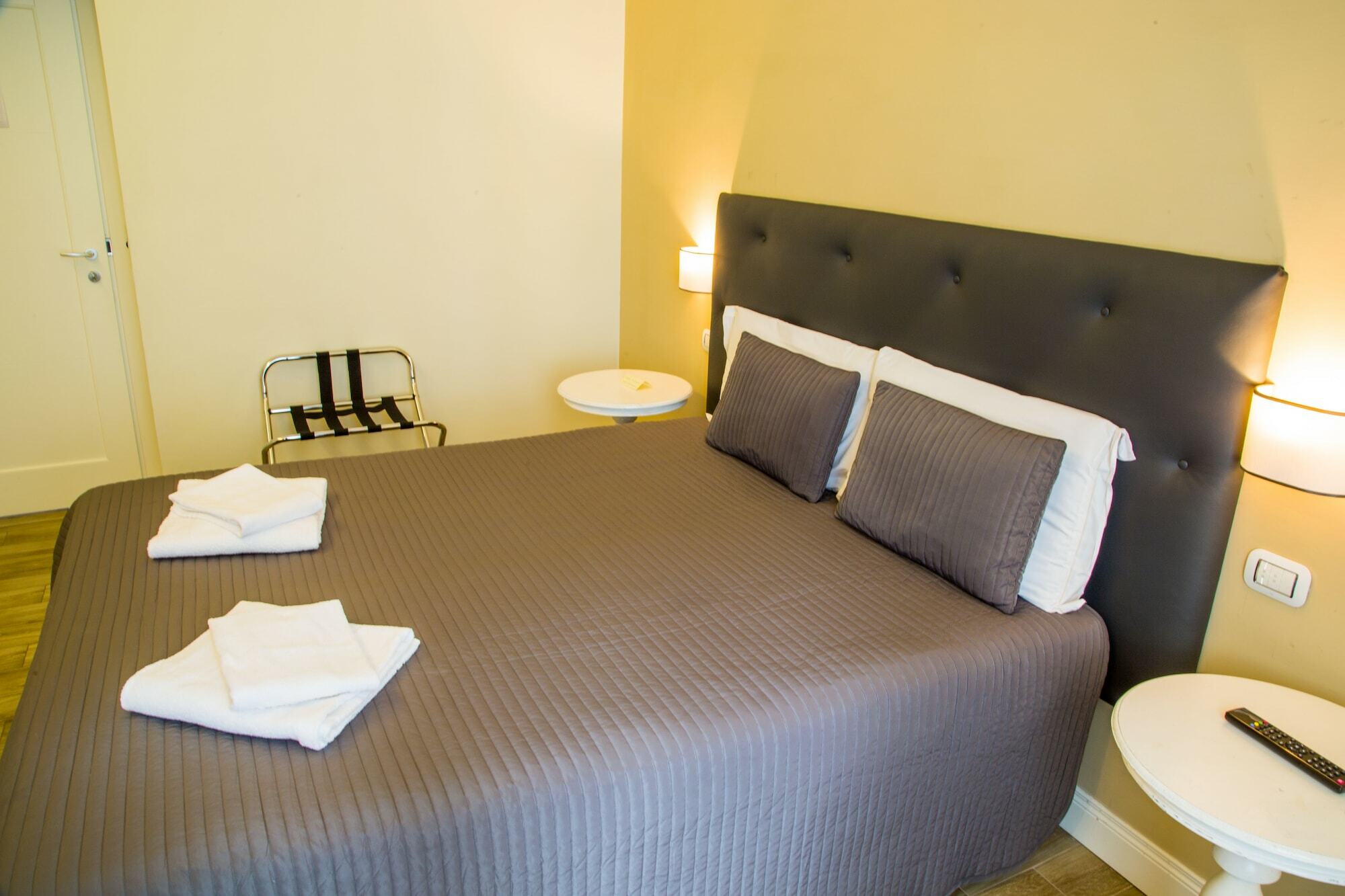 Cavour Forum Suites Рим Экстерьер фото