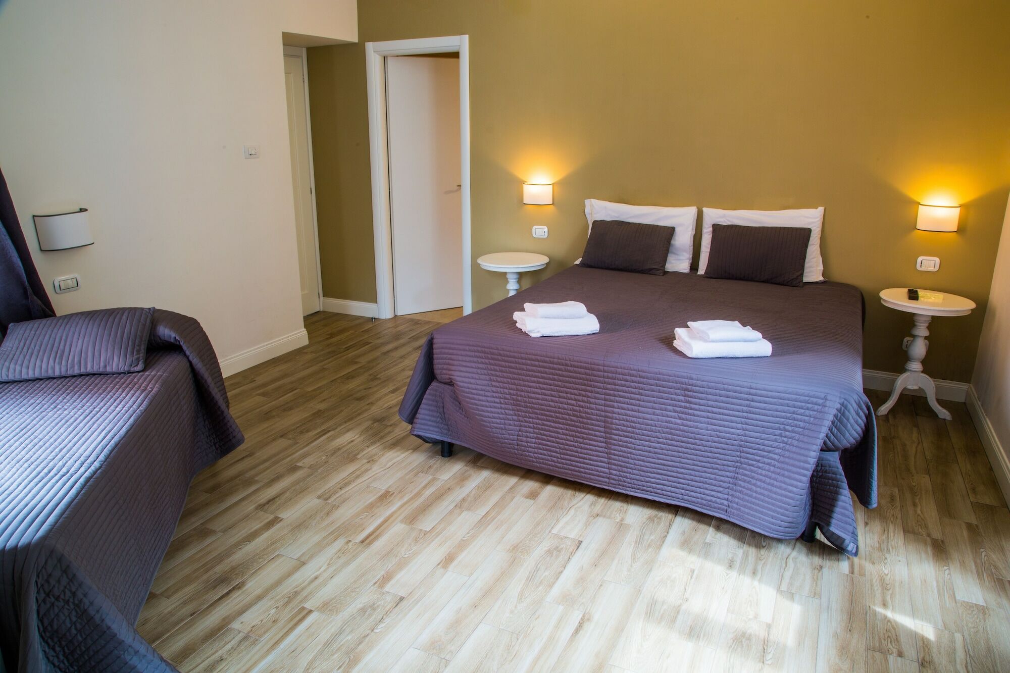 Cavour Forum Suites Рим Экстерьер фото